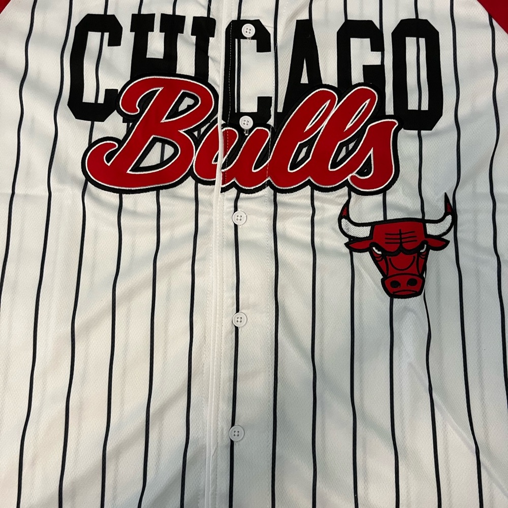 Chicago Bulls NBA Striped Baseball Jersey NWT Size XL - Picture 2 of 9